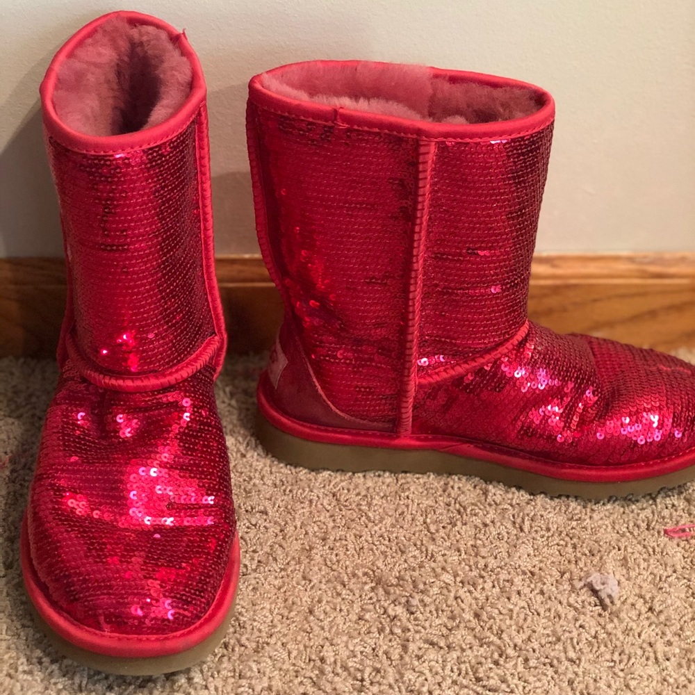 red sequin uggs - Picture 2 of 7